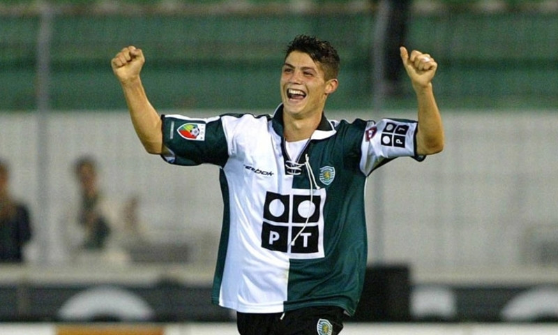 Ronaldo bắt đầu sự nghiệp chuyên nghiệp tại CLB Sporting CP của Bồ Đào Nha