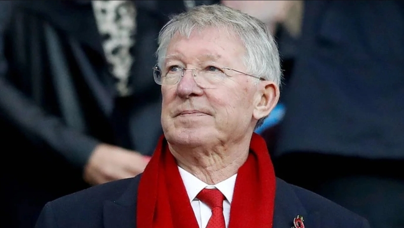 Sir Alex Ferguson vẫn còn sống và tiếp tục được nhắc đến như một biểu tượng lớn của Manchester United.