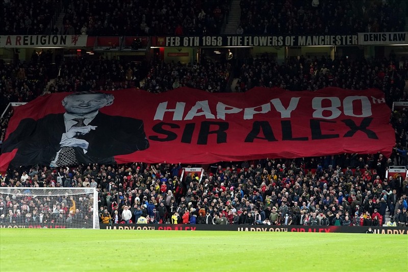 Với người hâm mộ MU, Sir Alex Ferguson là biểu tượng của ký ức chiến thắng, bản lĩnh và những màn ngược dòng cảm xúc.