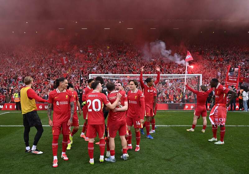 Anfield nổi tiếng nhờ lịch sử hào hùng, bầu không khí cuồng nhiệt và những đêm bóng đá giàu cảm xúc. 