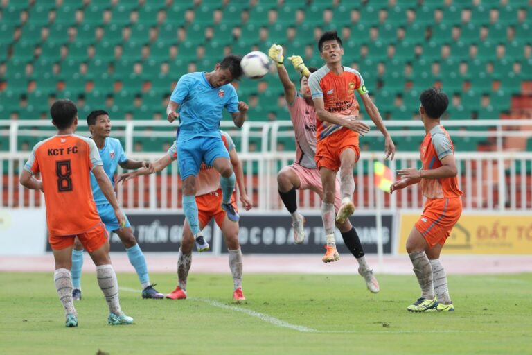 Bóng đá phủi là gì