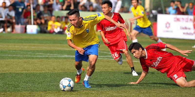 Bóng đá phủi là gì