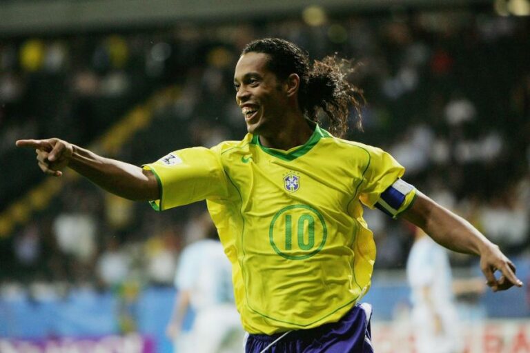 Ronaldinho nổi tiếng với kỹ thuật gì