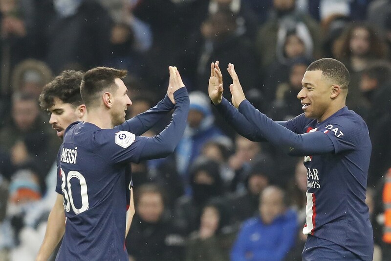 Danh hiệu cầu thủ xuất sắc nhất Ligue 1 tiếp tục khẳng định vị thế hàng đầu của Mbappe trong bóng đá Pháp. 